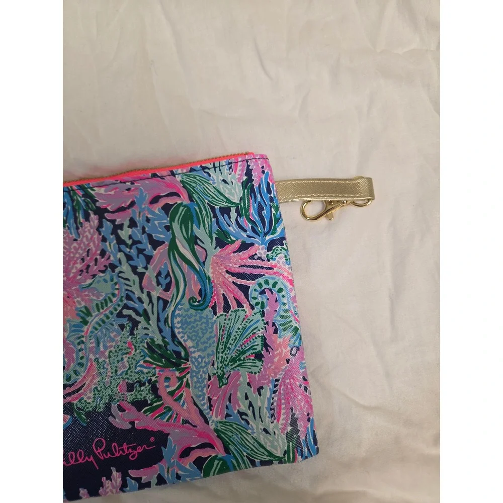 Lilly Pulitzer Seahorse Coral Print Zip Pouch Wristlet Blue Pink Gold‎